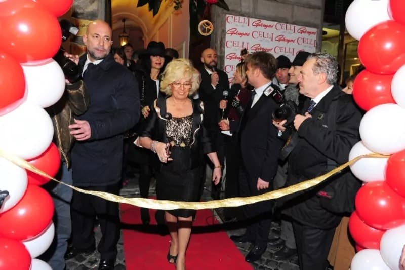 Roma: tanti vip all’inaugurazione del nuovo atelier di abiti da sposa di  Maria, Alessia e Giampaolo Celli