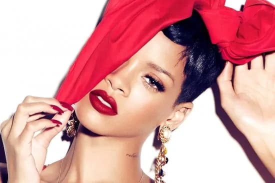 Rihanna loves MAC