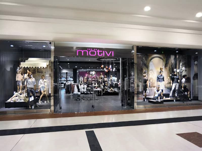Motivi rinnova il look ai suoi negozi