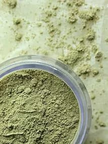 L’henné neutro: il miglior alleato naturale dei capelli