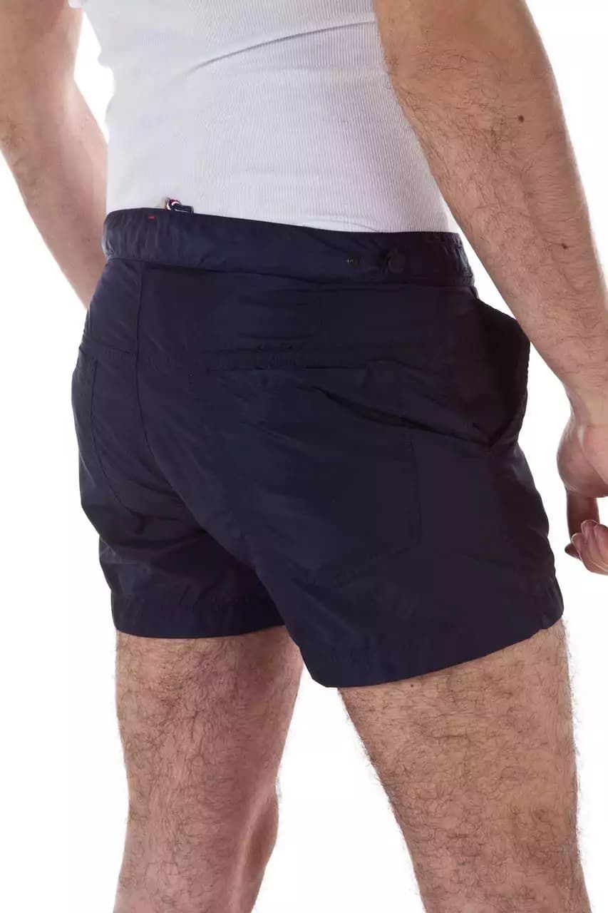 Gli shorts per uomo