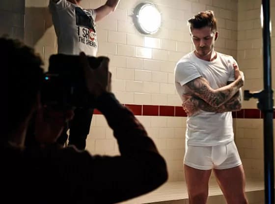 David Beckham posa per la campagna intimo H&M