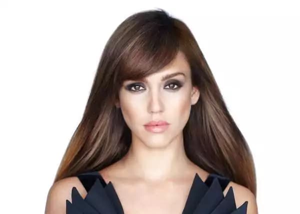 Jessica Alba posa per C Magazine e presenta il suo nuovo brand (FOTO)