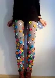 Meglio i leggings classici o quelli più creativi? Ecco i più bizzarri!