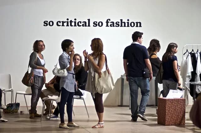 SO CRITICAL SO FASHION. A Milano torna in scena la moda critica