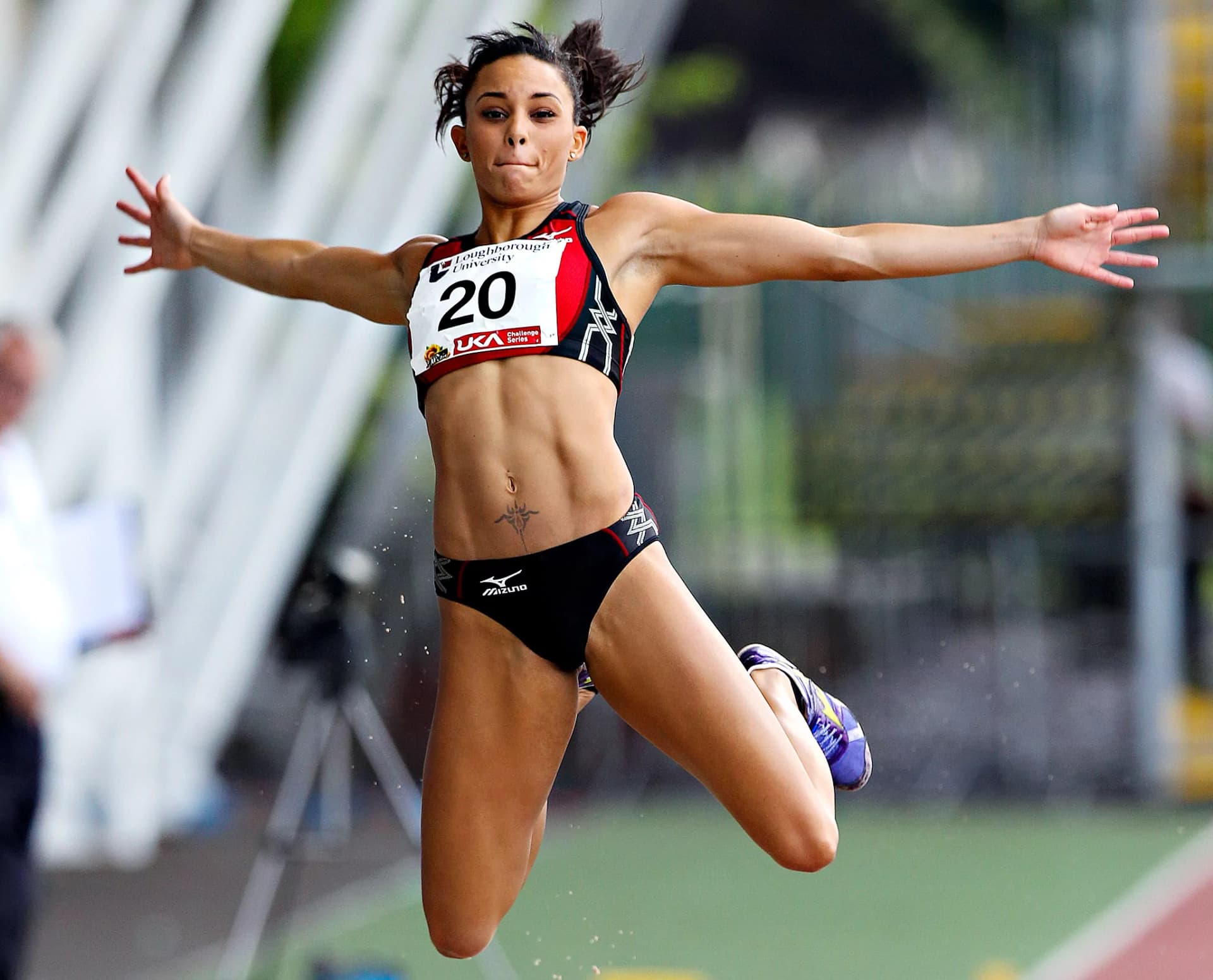 Louise Hazel, campionessa di eptathlon, rivela i suoi segreti per perdere peso (VIDEO)
