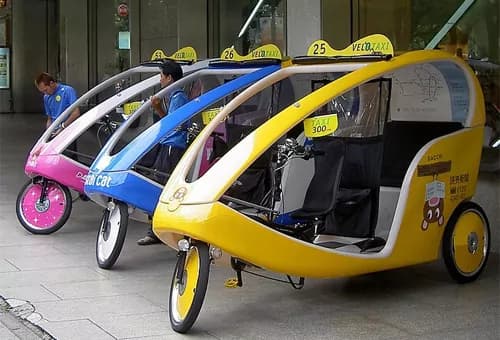 Auto, moto aerei e barche: i taxi più pazzi del mondo