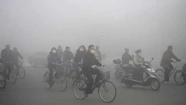 Cina, nella città di Harbin lo smog oscura il sole [FOTO]
