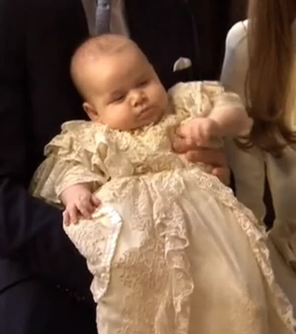 Battesimo principe George, Kate Middleton sceglie Alexander McQueen [FOTO]