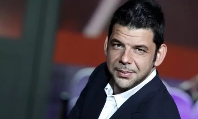 Salvo Sottile: “Ciao amici è finita. Dio sia lodato.” riferito a Miss Italia