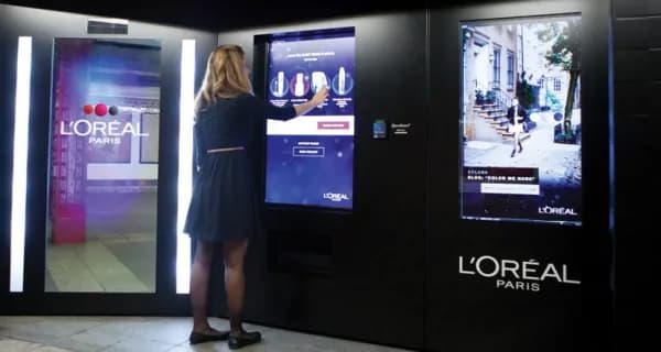 Il distributore automatico L’Oréal distribuisce… Consigli di make up!