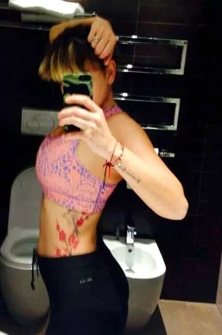 Emma Marrone e i reggiseni da suora