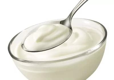 Mangiano yogurt artigianale: 4 intossicati, uno grave