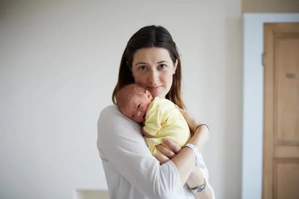 Un giorno di vita: le FOTO più tenere ed intime delle mamme e dei loro piccoli appena nati