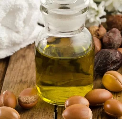 Le straordinarie proprietà cosmetiche dell’olio di Argan, elisir millenario di bellezza