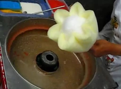 Lo zucchero filato più strano del mondo (VIDEO)