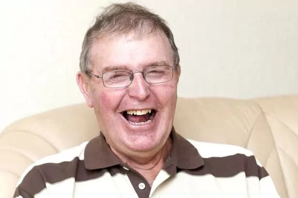 Mr Happy: l’uomo che a causa di un ictus non può essere triste