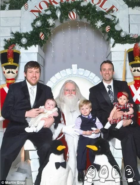 34 anni di foto con Babbo Natale
