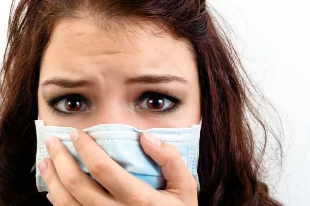 Come proteggere la pelle dallo smog e dalle aggressioni degli altri agenti esterni
