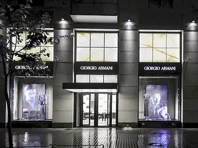 Mostra “Eccentrico” e cocktail party per il nuovo store Armani a San Pietroburgo
