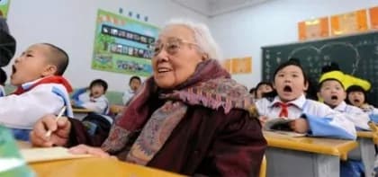 Si iscrive in prima elementare a 102 anni