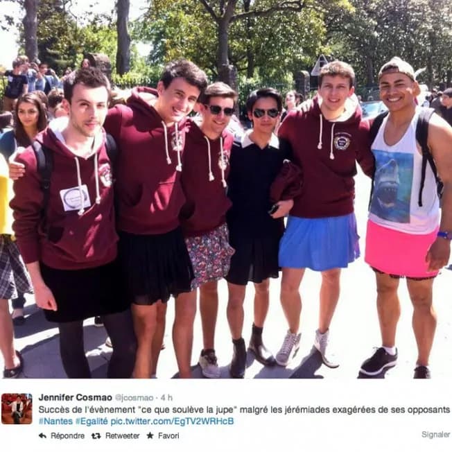 Maschi e femmine a scuola con la gonna per la parità dei sessi [FOTO]