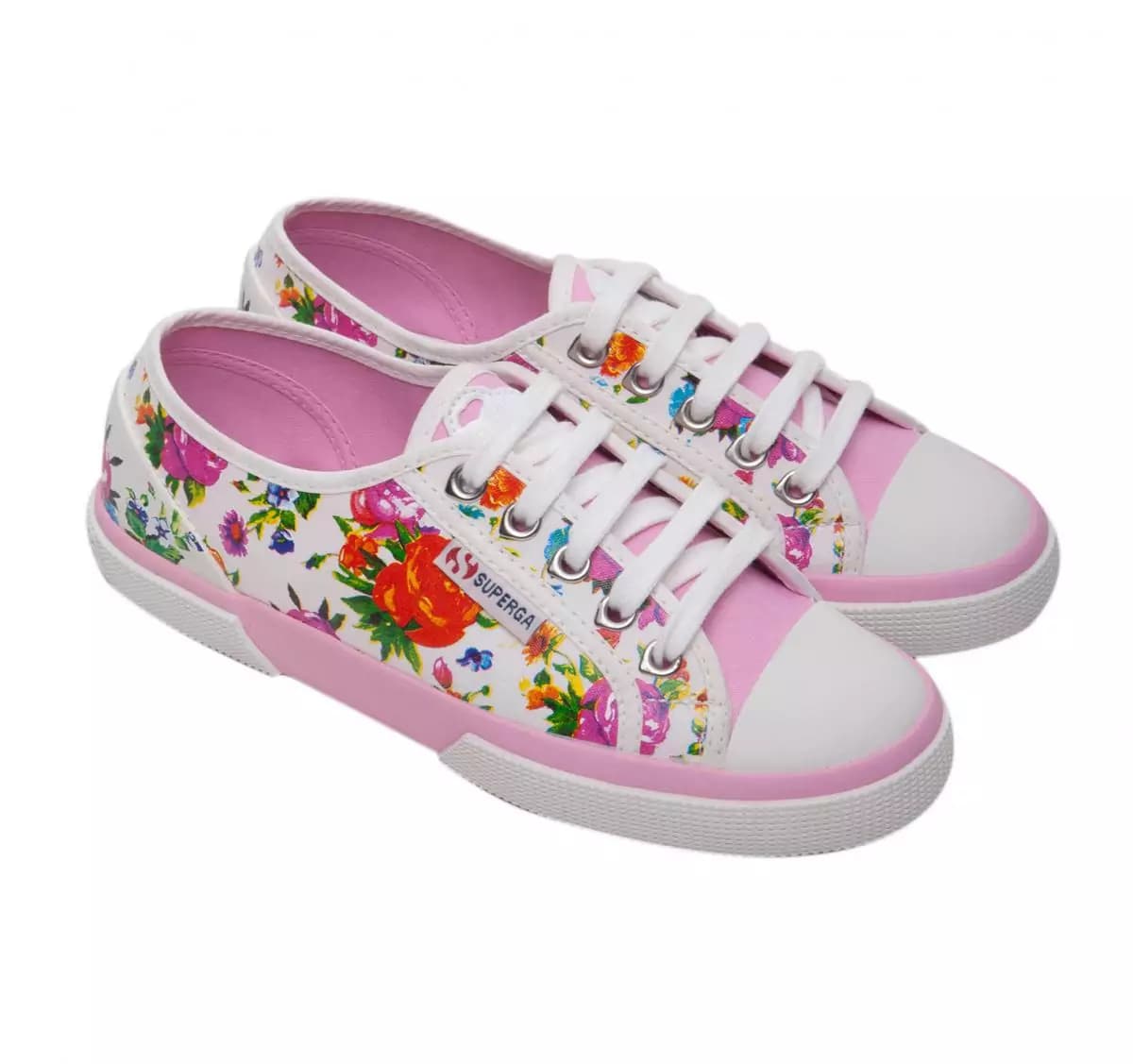 OPS object e Superga: le nuove sneakers floreali