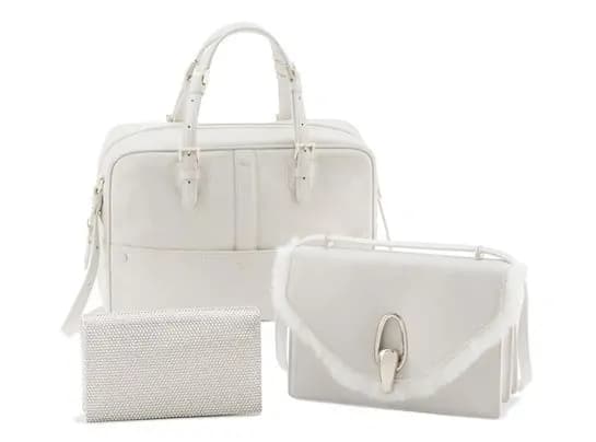 Armani va in bianco: ecco la linea capsule Luxury White, minimalista e super chic
