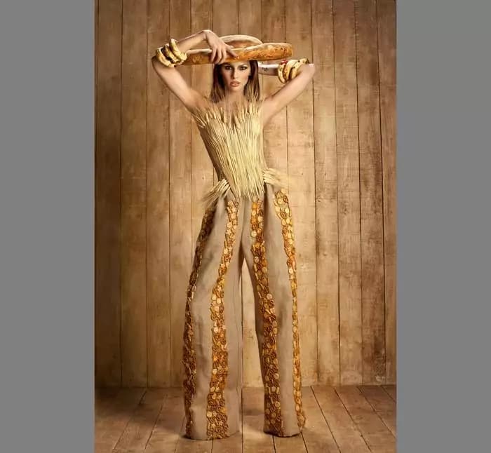 Ad AltaRoma il Bread Dress: l’abito fatto di spighe di grano