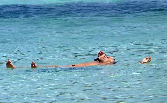 Beppe Grillo ospite di Flavio Briatore in Kenya