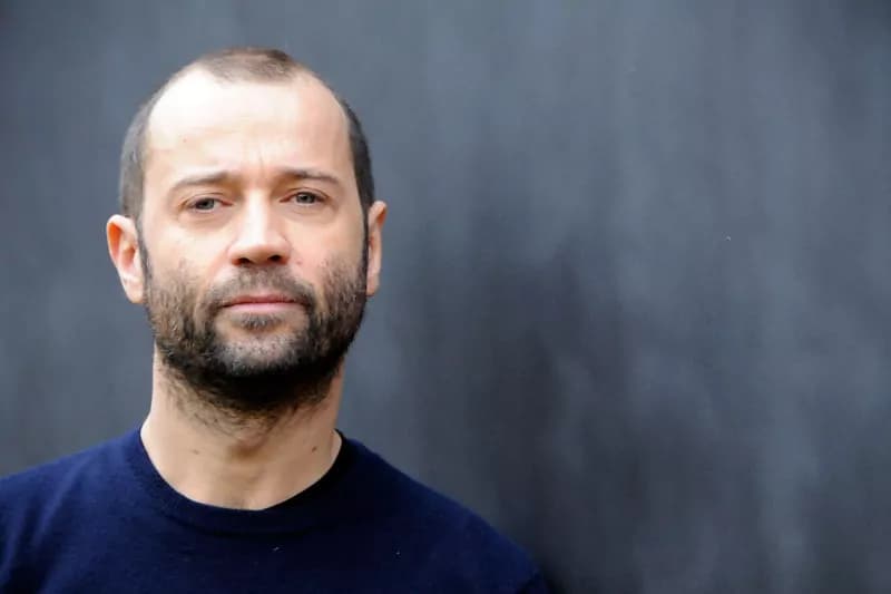 Fabio Volo, giornalista per finta, allontanato da Montecitorio