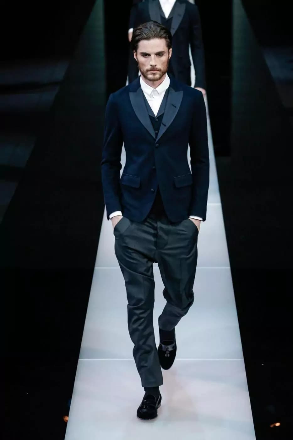 Giorgio Armani: la collezione al Milano Fashion Show [FOTO]
