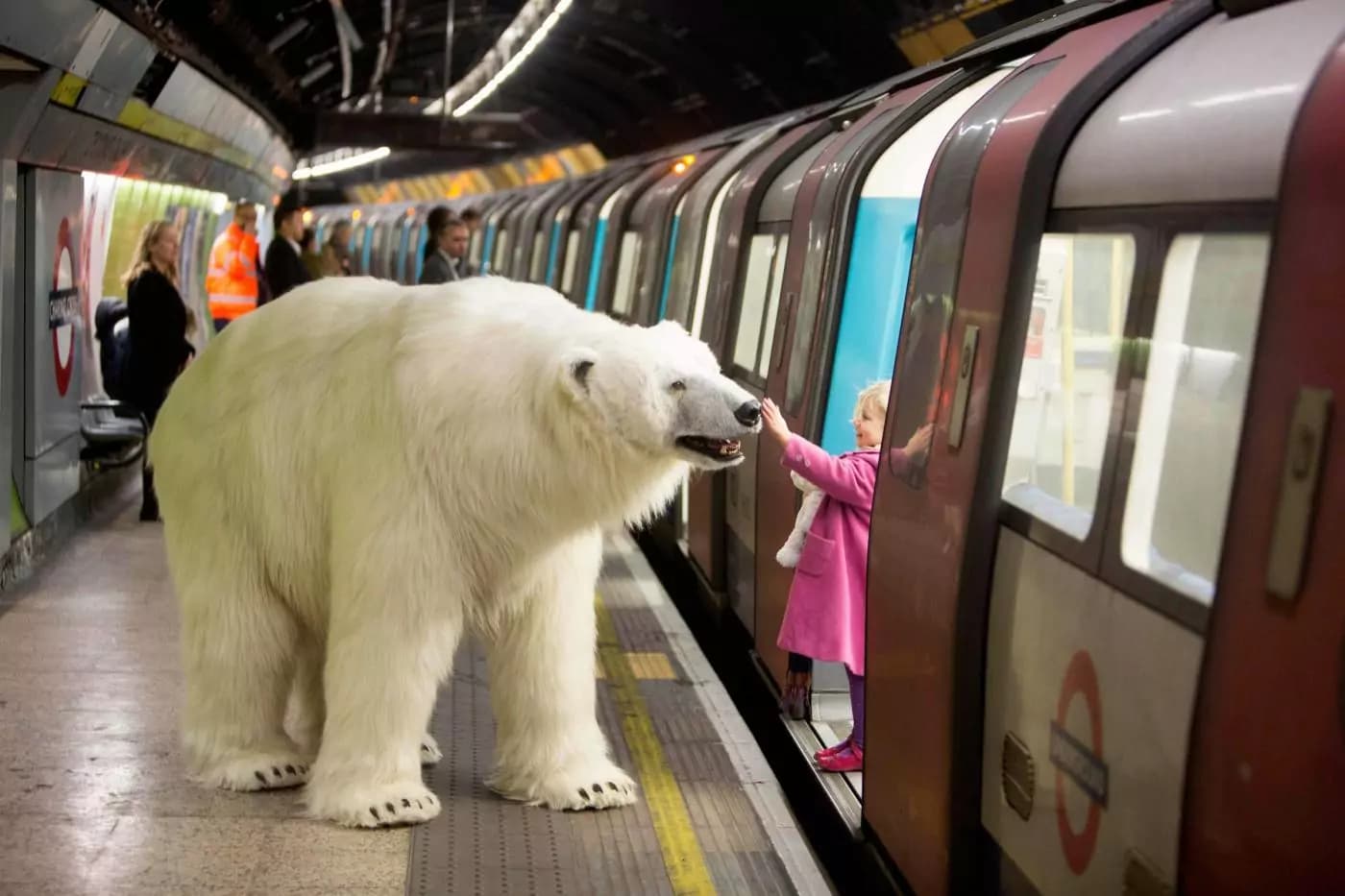 Un orso per le strade di Londra per il lancio di “Fortitude” [FOTO]