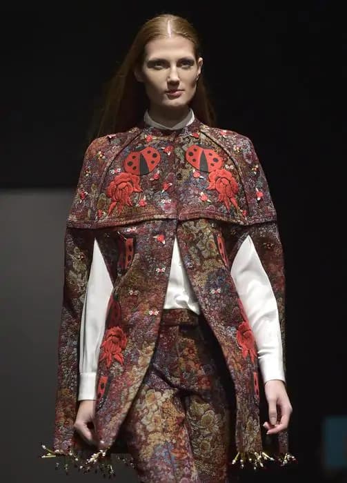 Coccinelle e fantasie paisley per Piccione.Piccione