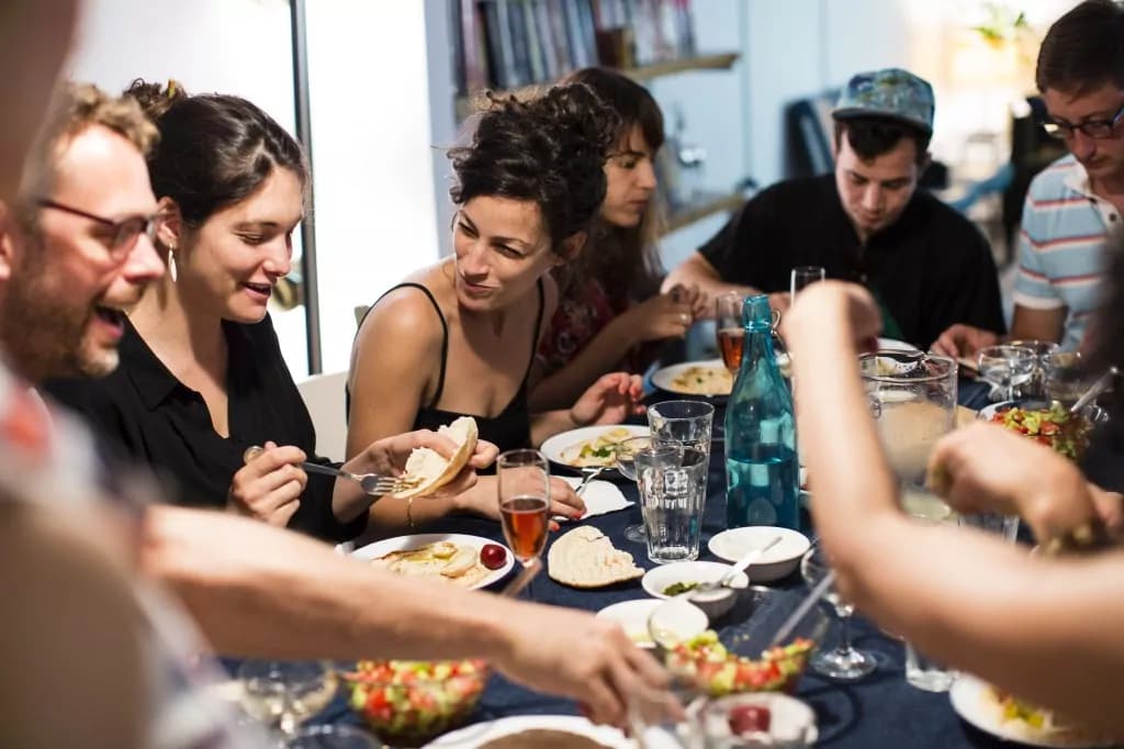 Basta ristoranti di lusso, adesso va di moda l’home restaurant