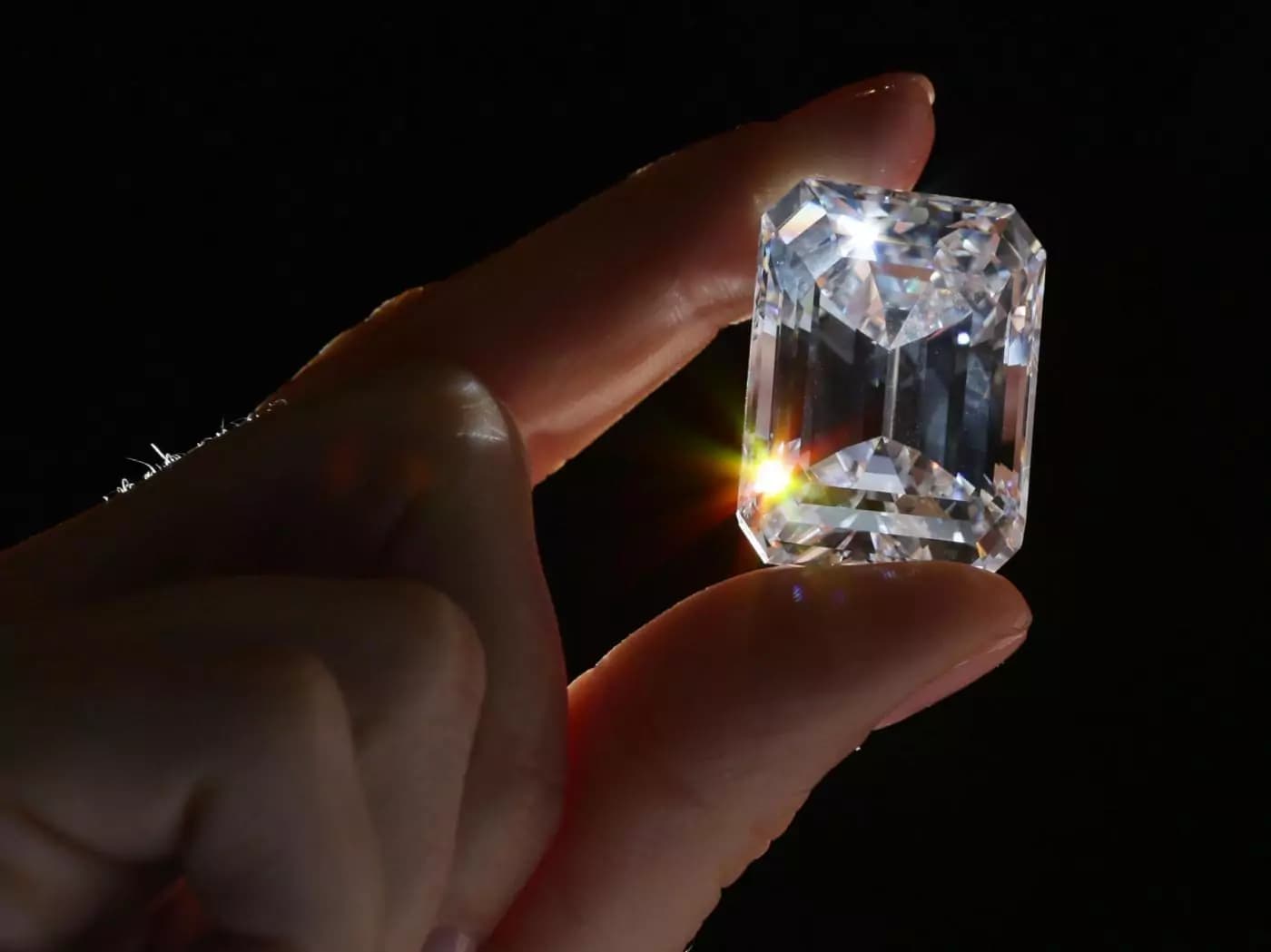 Diamante da 100 carati presto all’asta [FOTO]