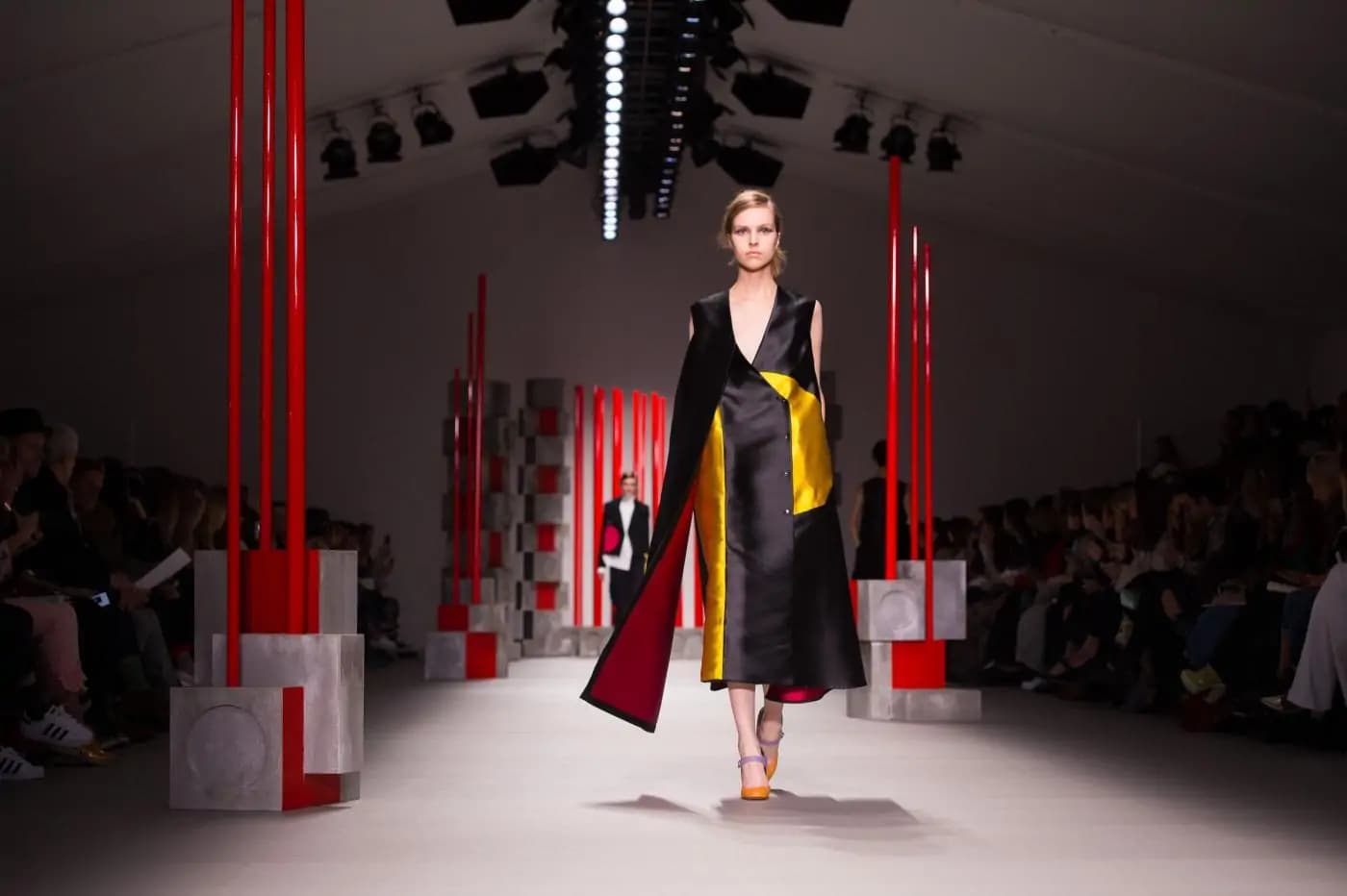 London Fashion Week 2015: sulle passerelle gli abiti by Eudon Choi