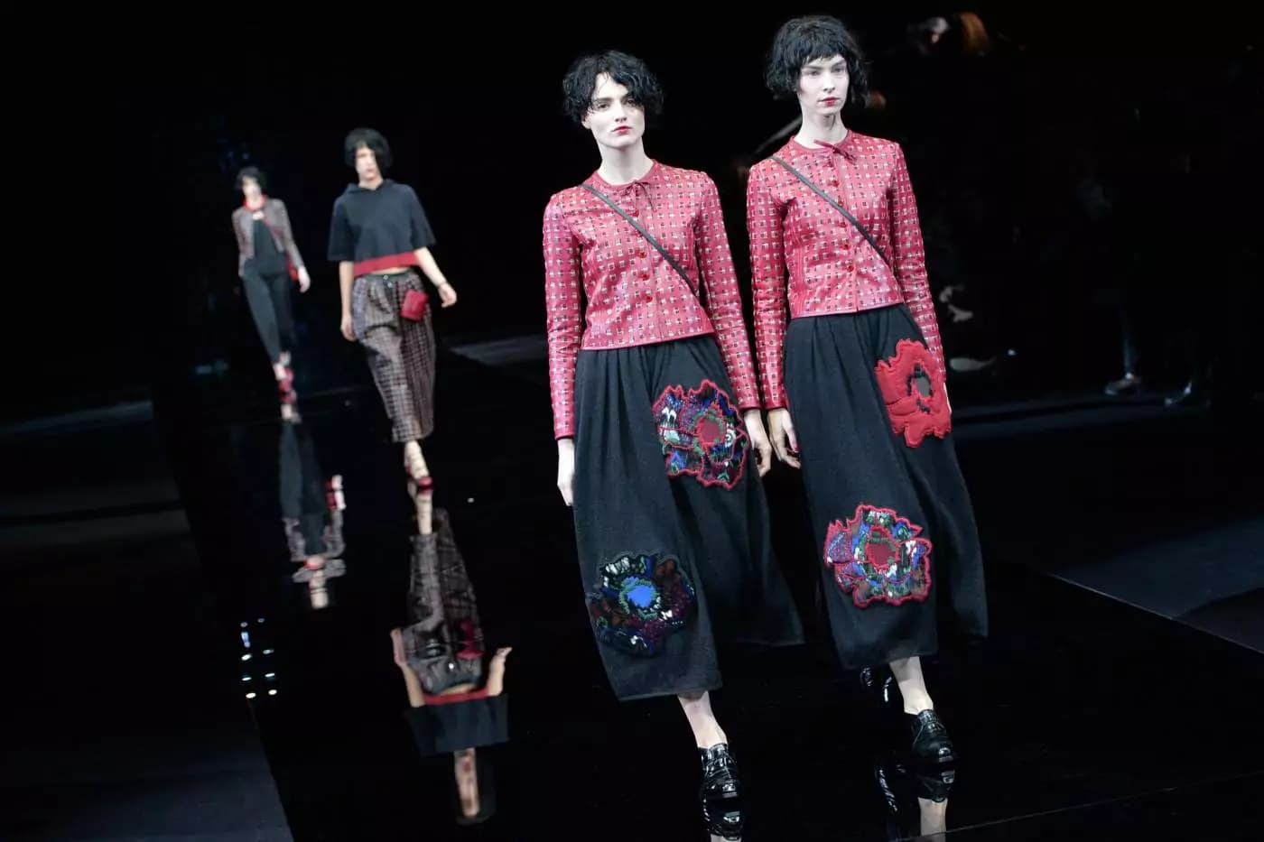 Milano Fashion Week 2015: la donna di Giorgio Armani è aggressiva e sicura di sè [GALLERY]