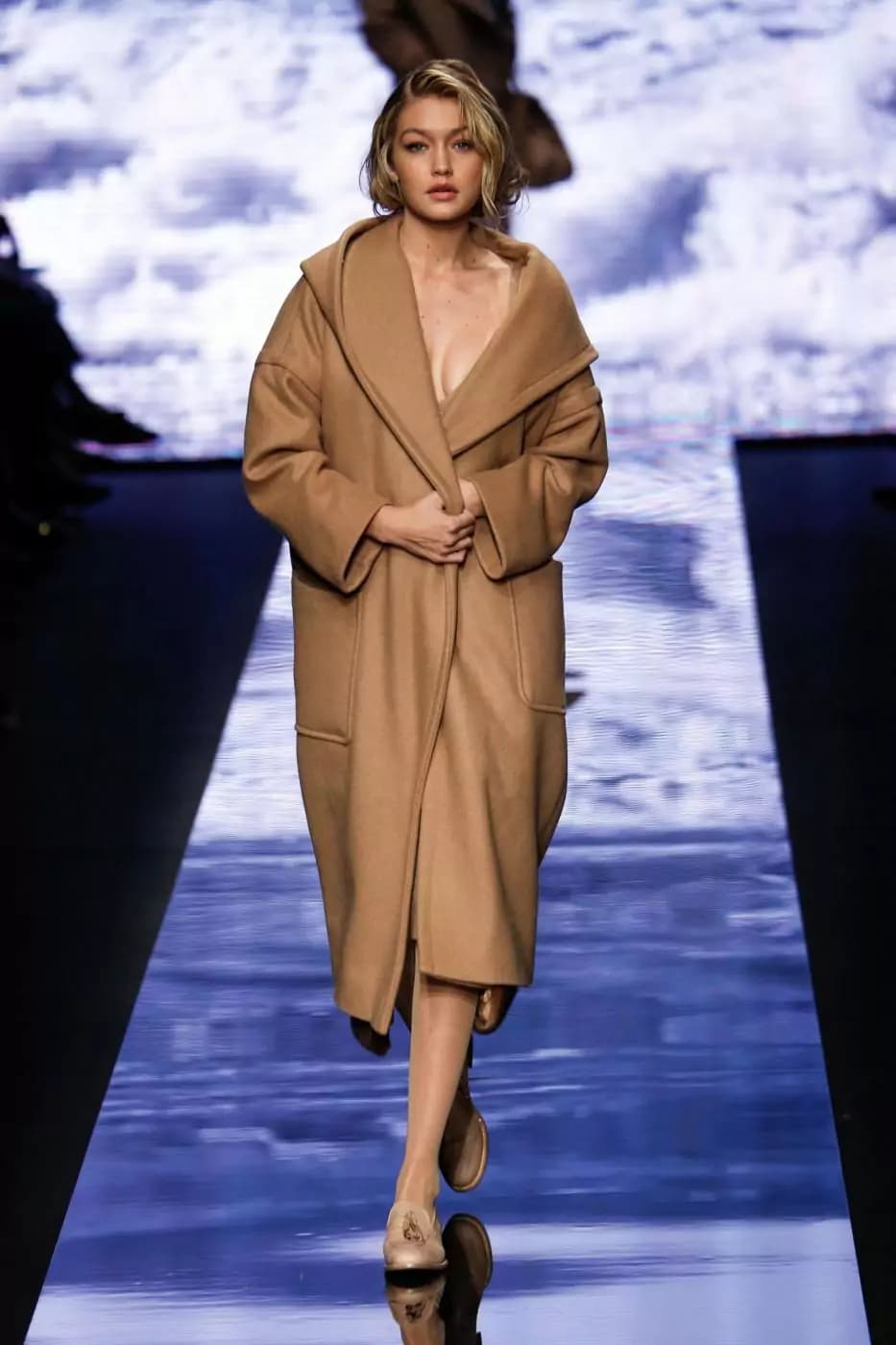Milano Fashion Week 2015, la collezione autunno inverno 2015/16 di Max Mara   [GALLERY]
