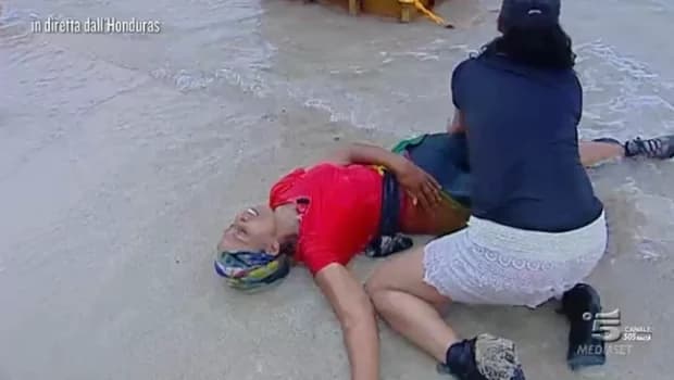 Isola dei famosi: concorrente ha un malore in diretta tv