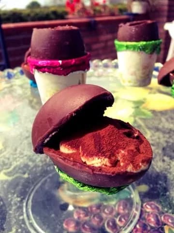 Pasqua 2015, le nuove tendenze a tavola: uova di cioccolato farcite e colombe tradizionali