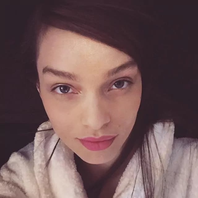 Bellezza “troppo” acqua e sapone per L’Oréal Paris: Luma Grothe la nuova testimonial [GALLERY]