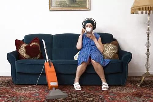 Ciabatte e tuta sono la prima causa di divorzio