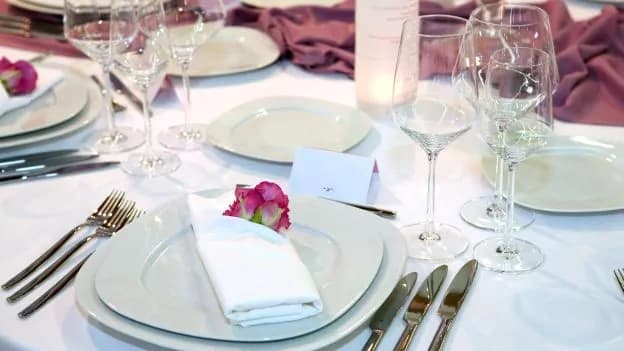 Guida al giusto uso delle posate al ristorante, ecco tutti i segreti per non sbagliare