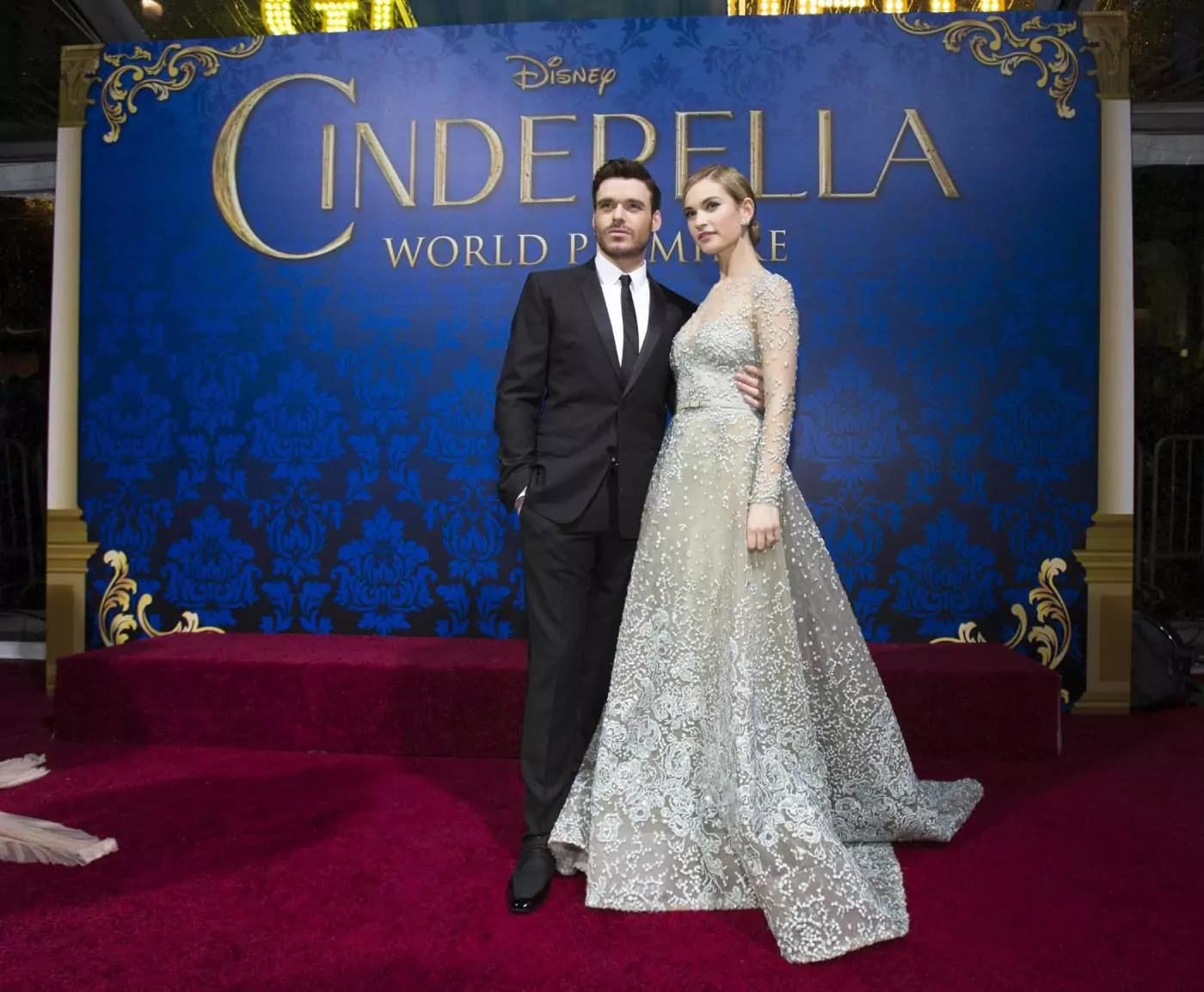 Atmosfera fiabesca alla prima del film “Cenerentola” [GALLERY]