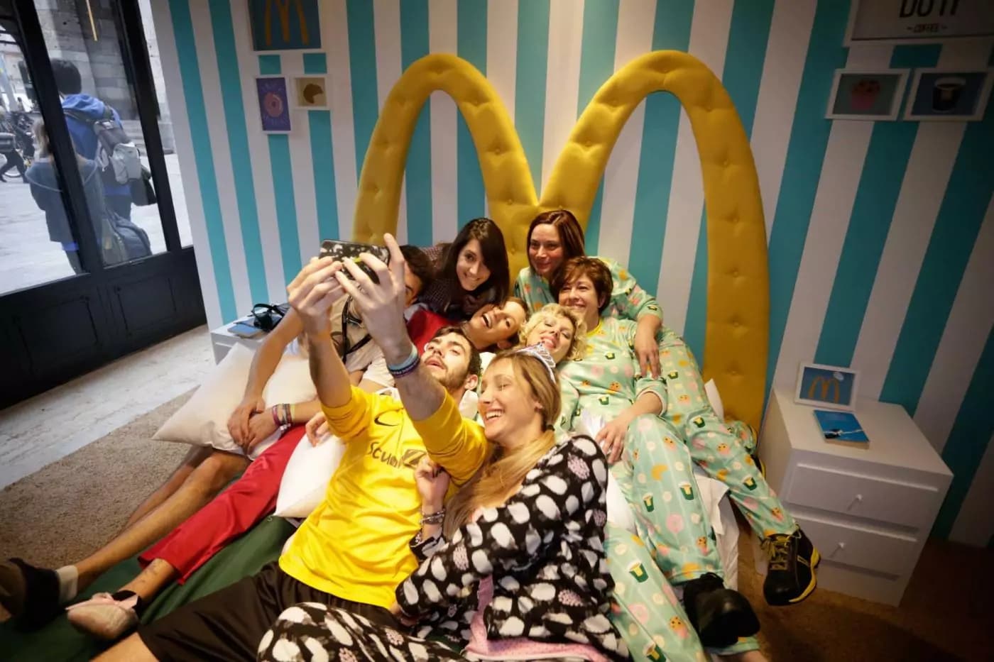 “Regaliamo la colazione del Mc Donald’s ai bisognosi”: la contro-iniziativa che spopola su Facebook