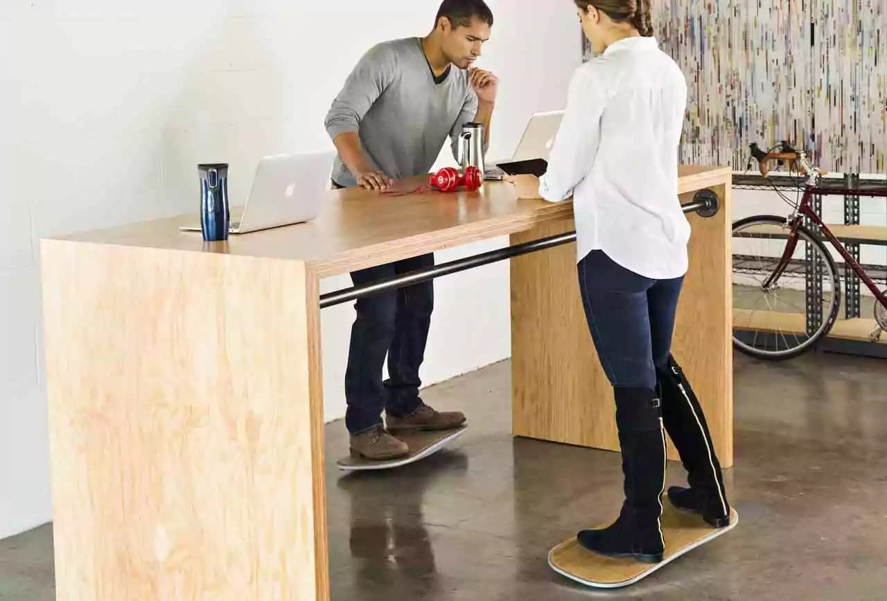 The Level: la pedana ideata da FluidStance per stare in movimento anche a lavoro [VIDEO]