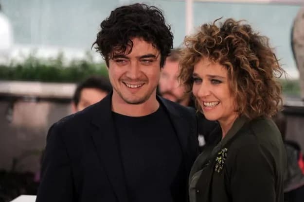 Avere il toy boy è ancora un tabù, ma lei continua a sceglierlo: ecco perchè