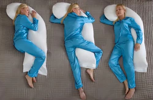 Guida al sonno: scopri quali sono tutti i pro e i contro delle posizioni assunte mentre dormi