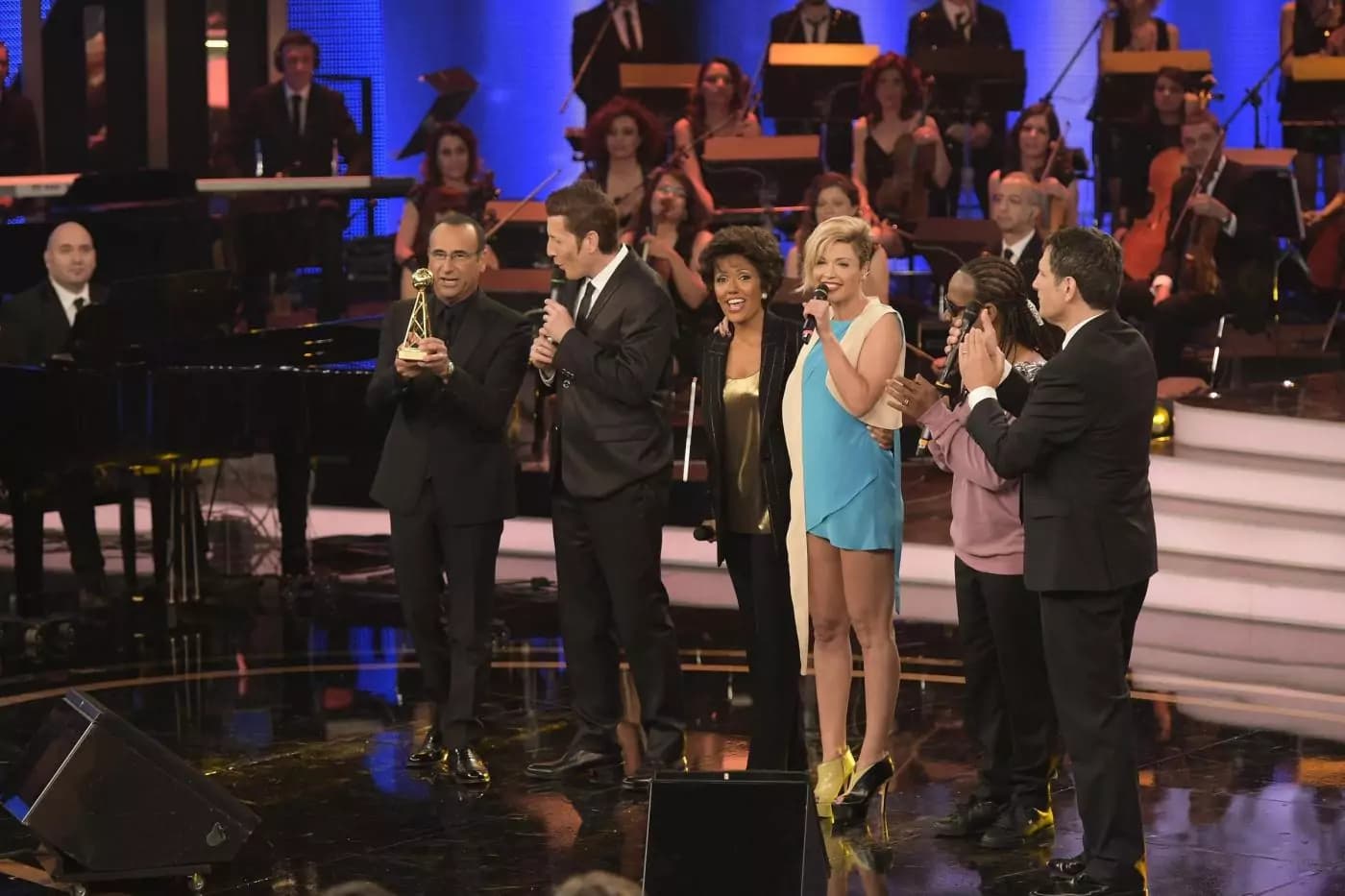 Premi Regia Televisiva 2015: Maria De Filippi e Carlo Conti personaggi dell’anno [FOTO]
